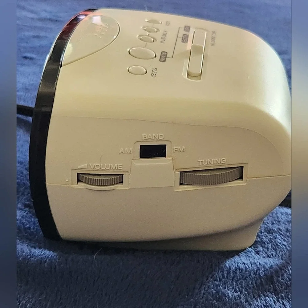 Sony Dream‎ Machine White Digital Alarm Clock ICF-C111